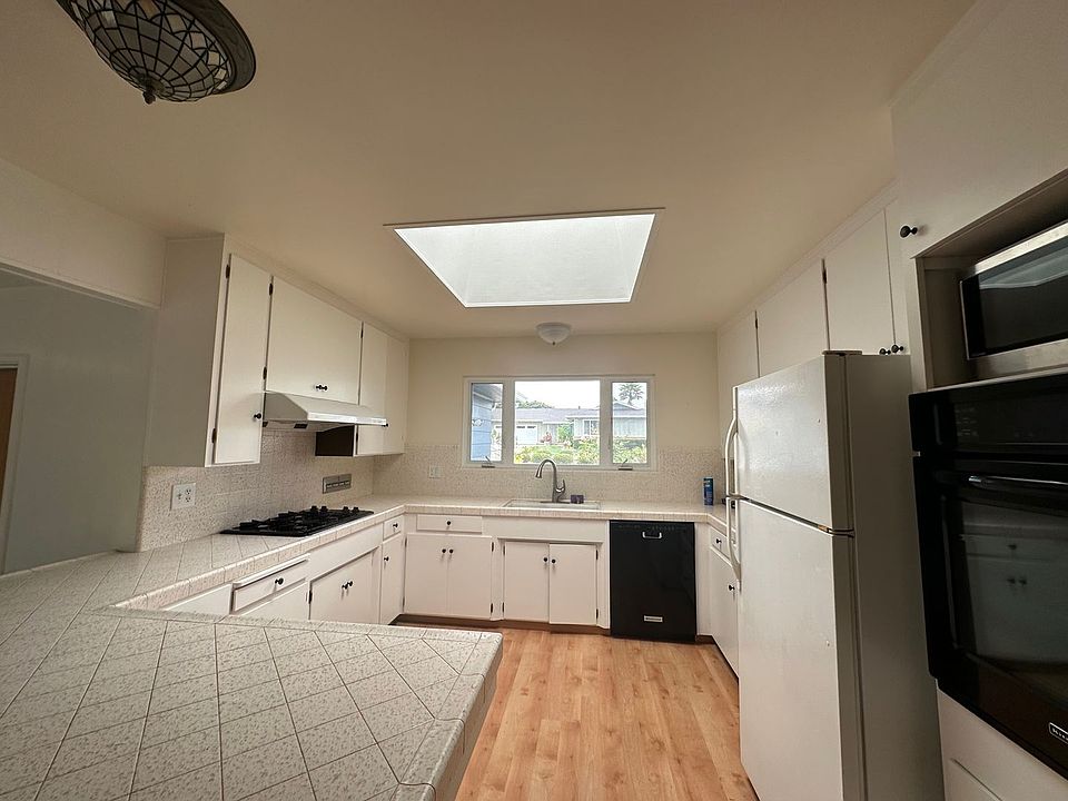1st image of 21 Karen Dr