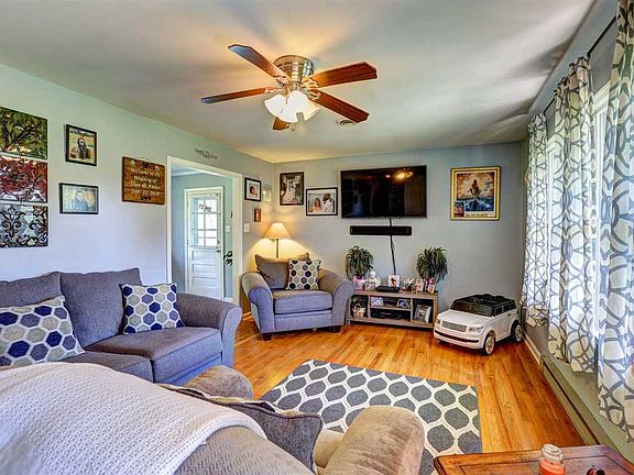 5th image of 204 Ellisville Dr