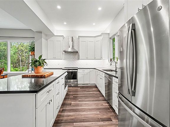 5th image of 111 Church Ln