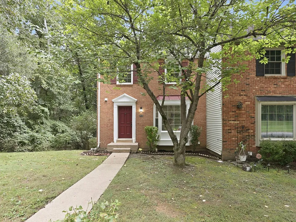 2915 Ellenwood Dr