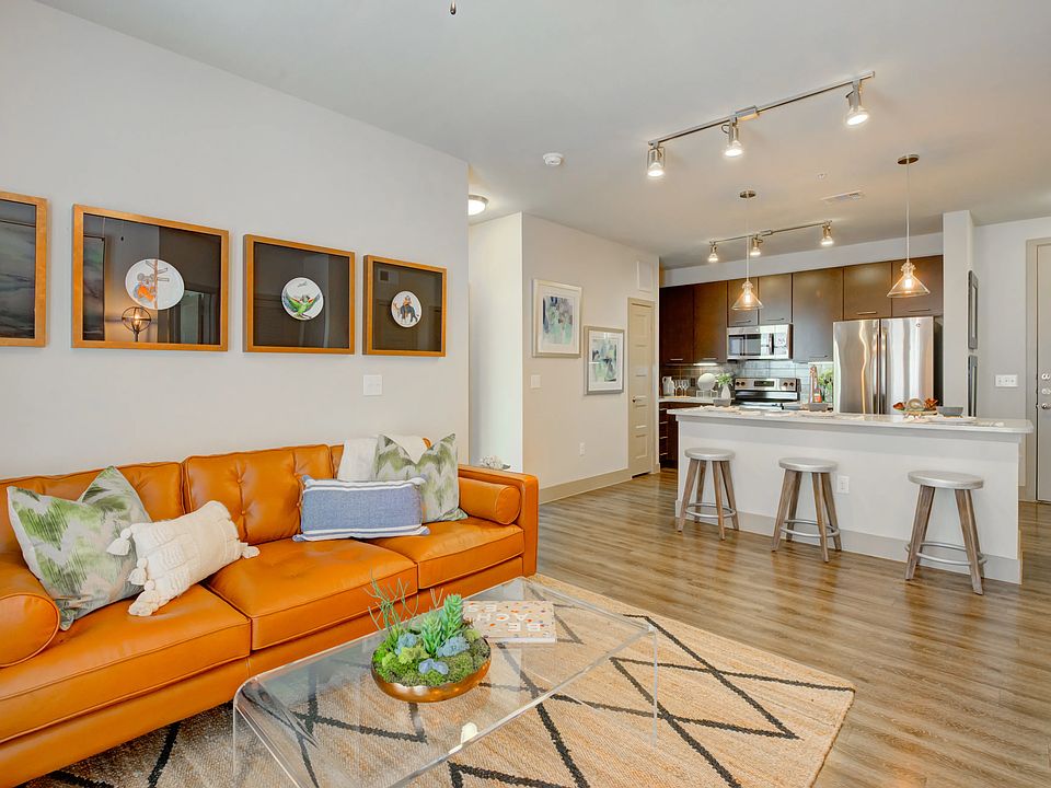 1st image of 2613 Rogers Ave #1083