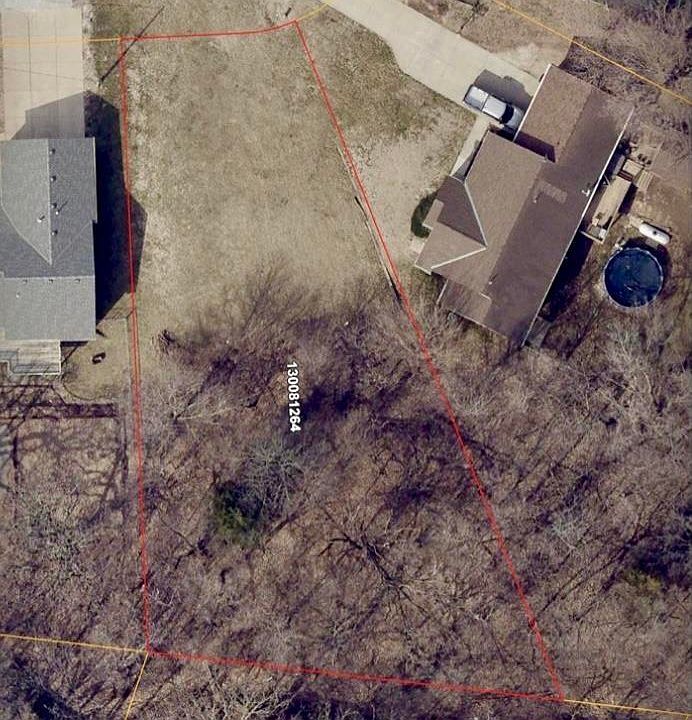 2nd image of 9801 Glen Oval Rd