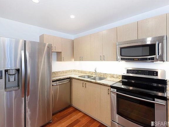 2nd image of 88 King St Unit 317