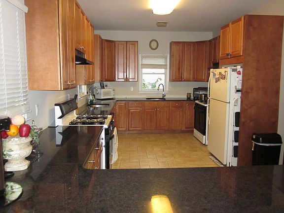 4th image of 103 Arlington Ave