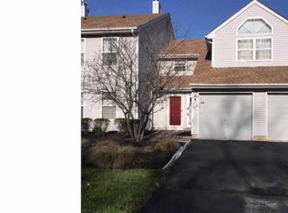 109 Birch Hollow Dr, Bordentown, NJ 08505
