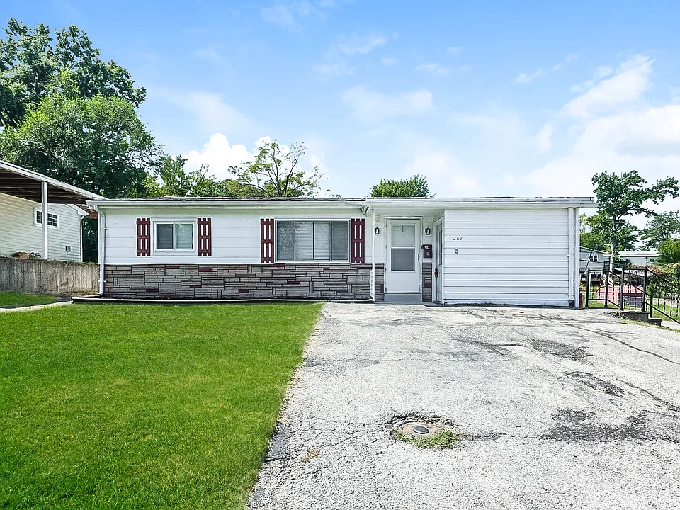 209 Lindy Blvd