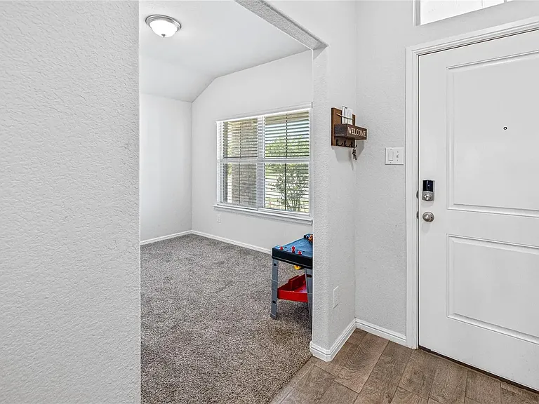 9300 Fox Hill Dr — Photo 6