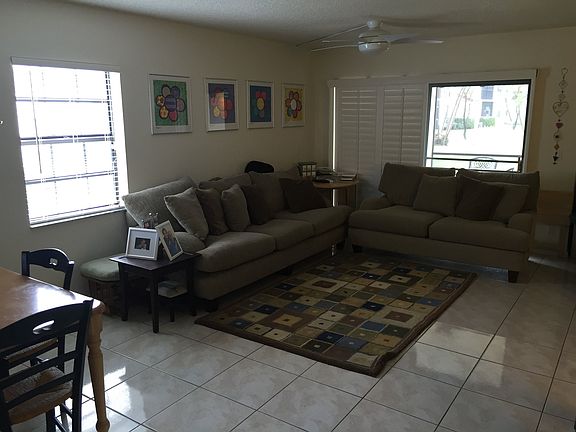 3rd image of 1511 Congressional Way