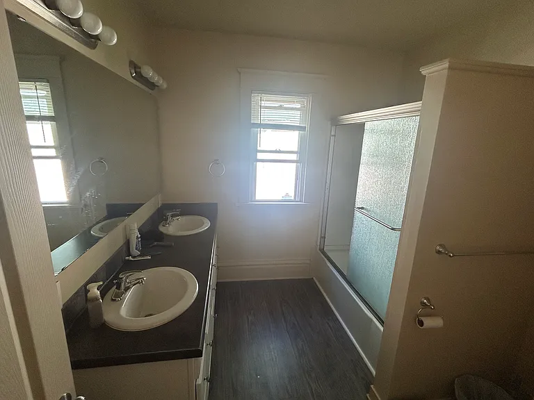 658 Douglas St NW — Photo 4