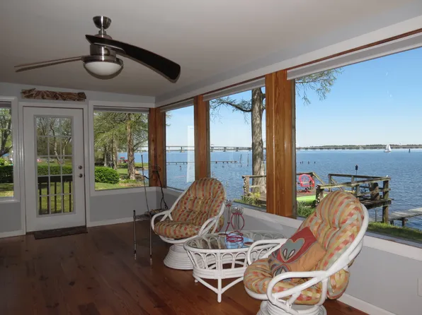 812 Neuse Dr, New Bern, NC 28560