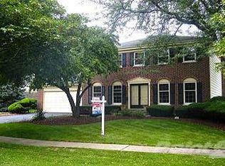 1121 S Whippoorwill Ln, Palatine, IL 60067