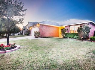 1617 Santa Fe Trl, Krum, TX 76249