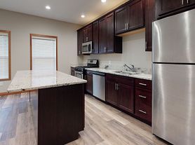 1200 - 1206 Como Ave SE