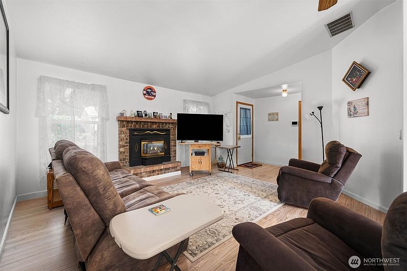 4th image of 20608 116th Street Ct. E