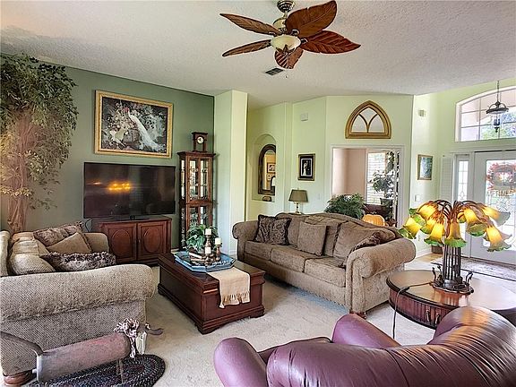 2nd image of 3913 Scarborough Ct