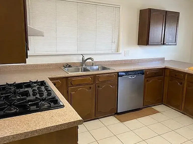 1815 N Westwood Ave — Photo 22