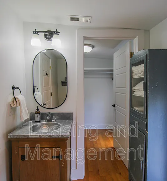 52 Chapel St #B — Photo 4