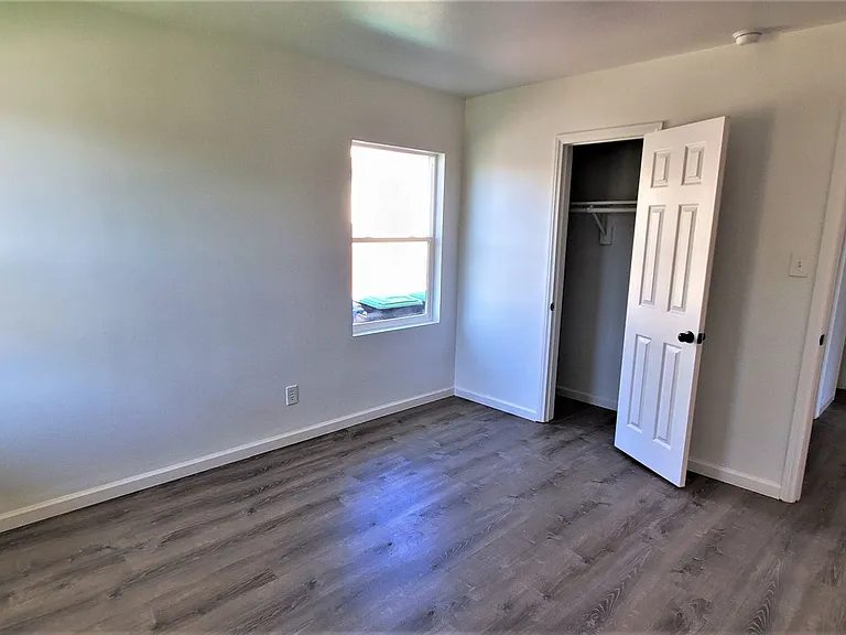 706 W Euclid Ave — Photo 17