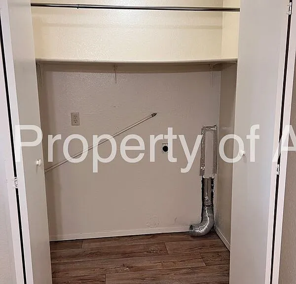 10490 W Seneca — Photo 5