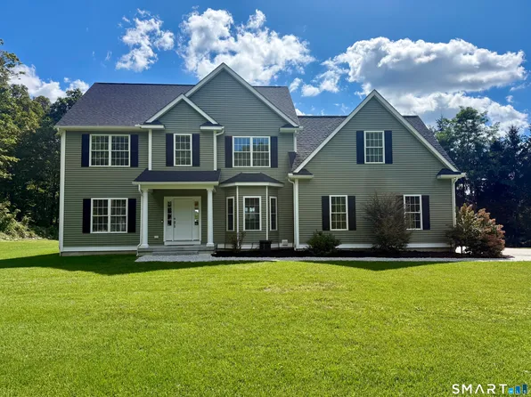 26 Fox Hollow Drive, Montville, CT 06370