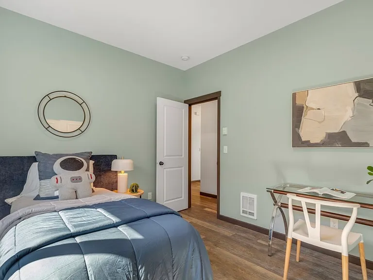 1025 S 59th St — Photo 12
