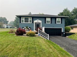4626 Warwick Dr S, Canfield, OH 44406