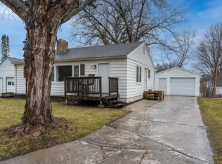 20 Southview Dr, Mankato, MN 56001