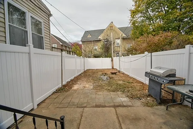 205 S Union St — Photo 16
