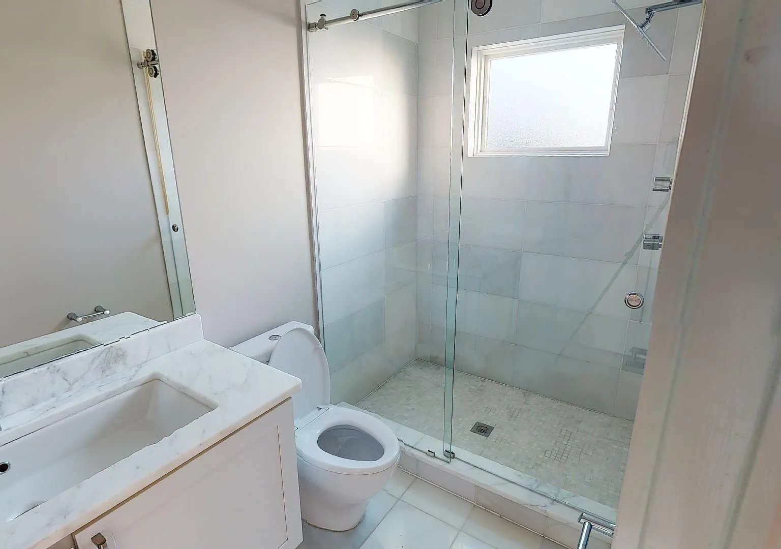 2 bed, 1076 sqft, $3,300 — Photo 3