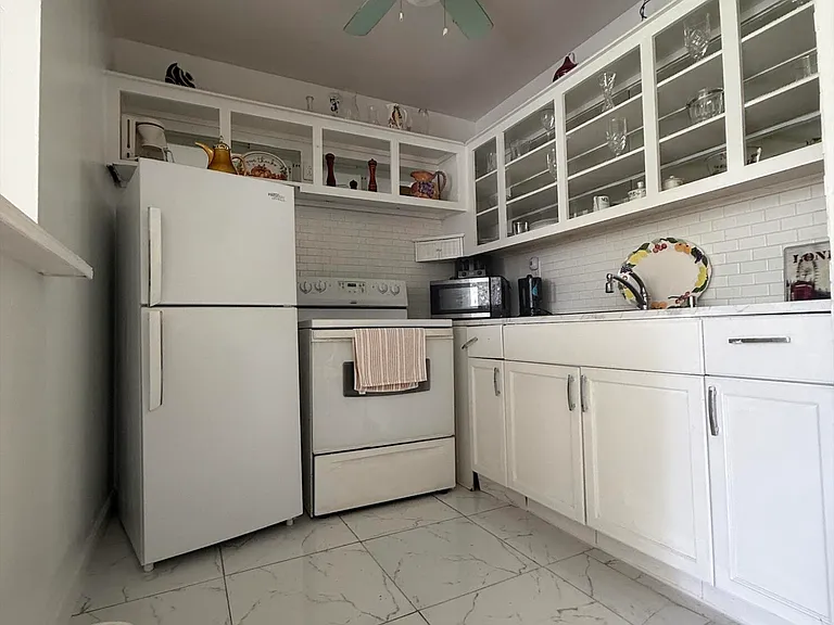 352 Sheffield St E #O — Photo 7