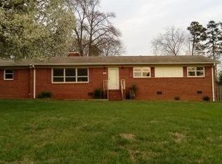 1500 Plumcrest Dr, Charlotte, NC 28216
