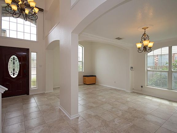 3rd image of 16435 Sylvan Dale Dr