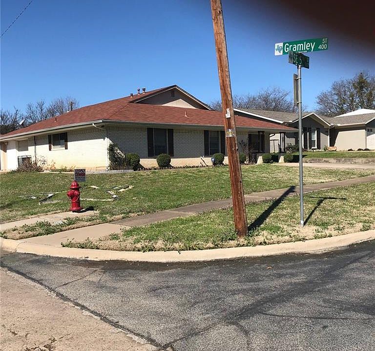 2nd image of 1025 SE 5th St