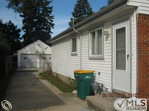 drive way side.jpg