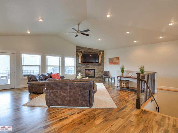 4th image of 2943 Rustler Dr