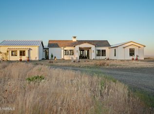 1559 Watson Rd, Cowiche, WA 98923