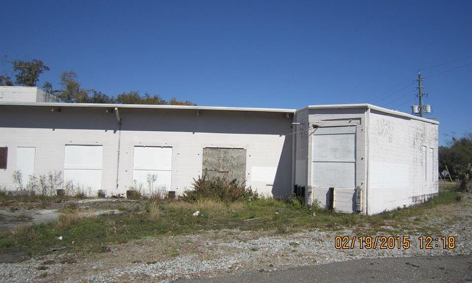 2nd image of 2263 Lewis St