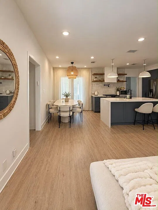 3 bed, 2.0 bath, 1345 sqft, $5,600 — Photo 3