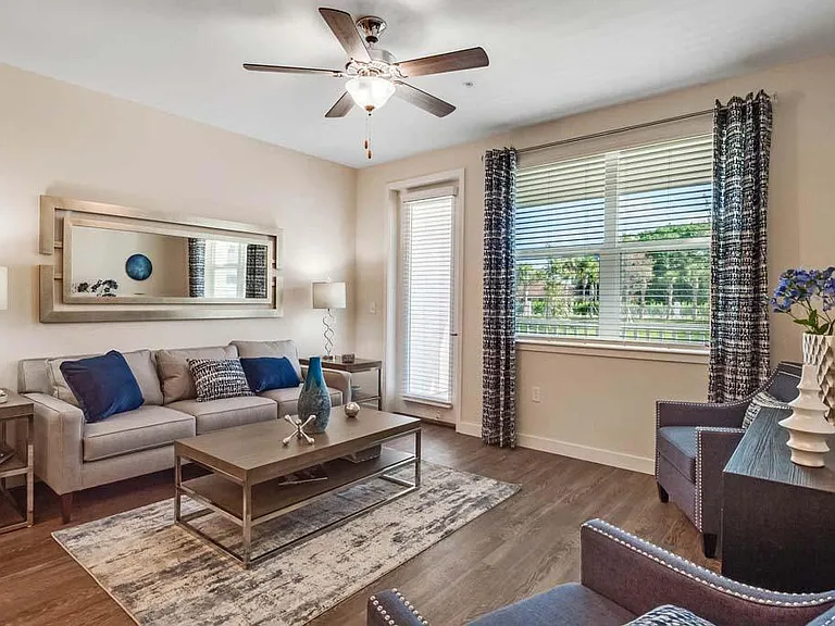 Waterline Bonita Springs — Photo 39