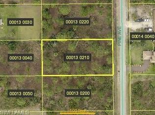 917 Pine Ave, Lehigh Acres, FL 33972