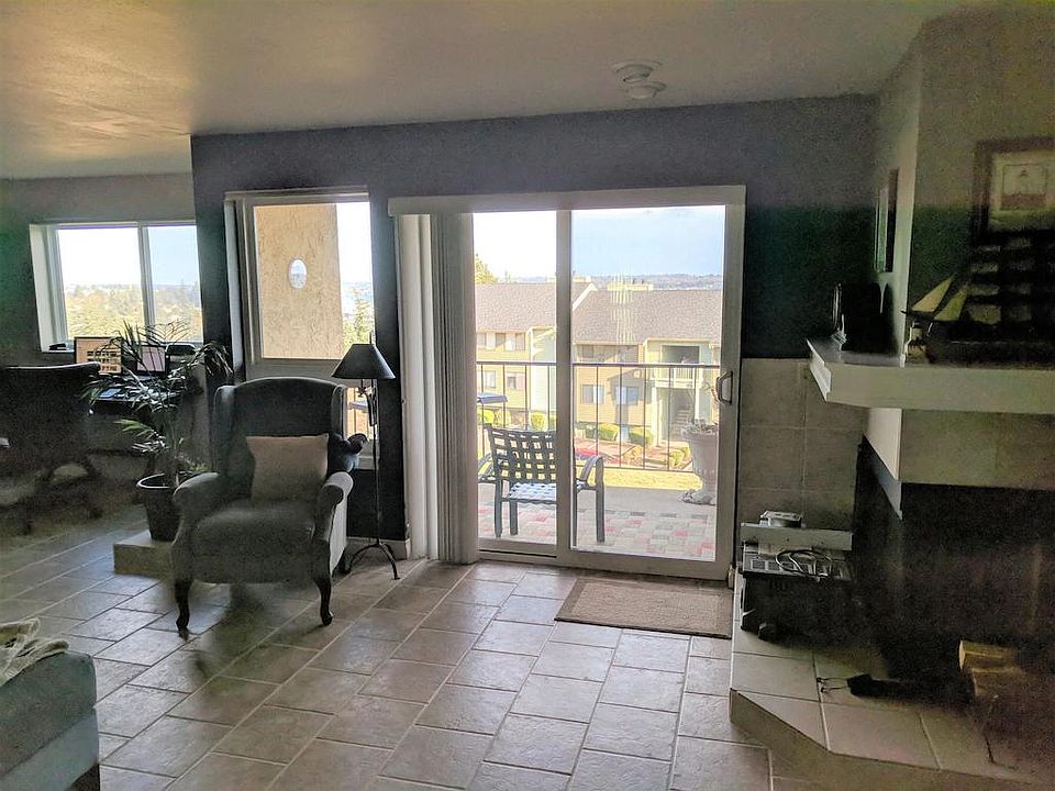 Living room facing back deck