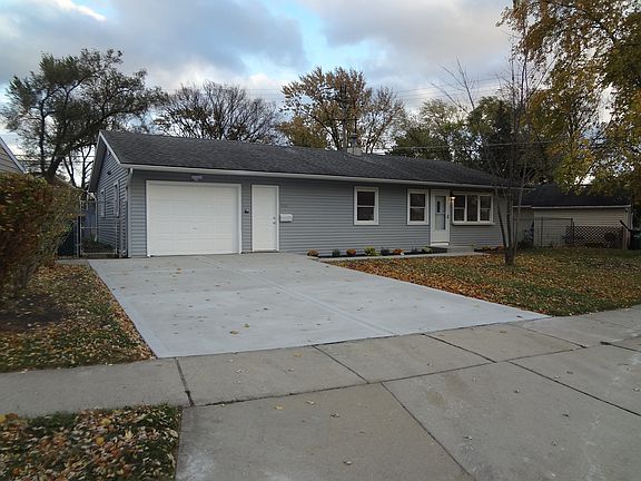 2nd image of 203 E Streamwood Blvd