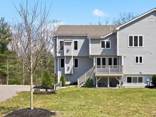 401 Old Bridge Ln Unit 401, Bellingham, MA 02019