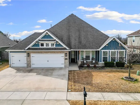 951 Silver Maple St, Centerton, AR 72719
