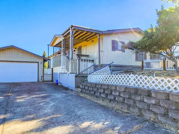 202 W Amanda St, Roseburg, OR 97471