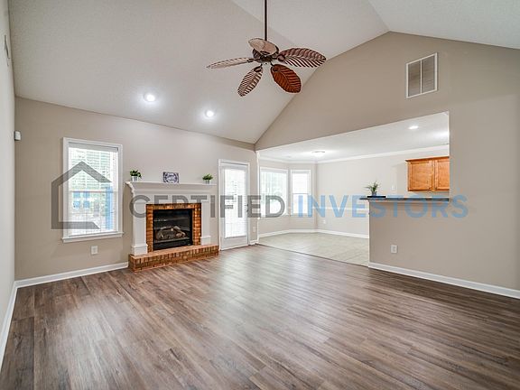 3rd image of 55 Kentucky Ave