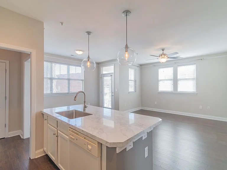 560 Oakland Ave — Photo 12