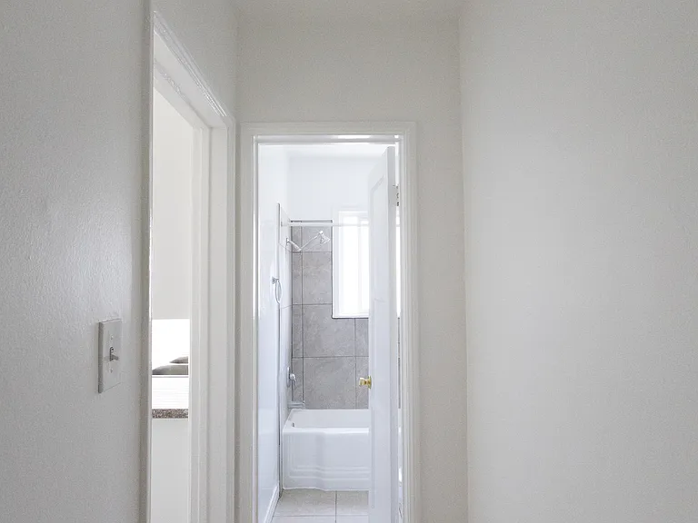 400 S Pacific Ave #408-1/2 — Photo 4