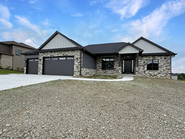 10148 Spring Lake Rd, Saint John, IN 46373