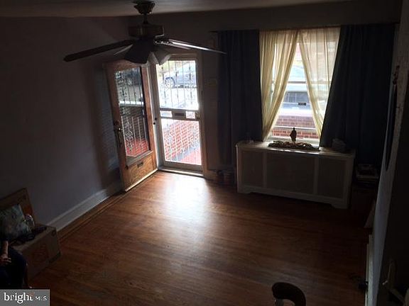 5th image of 413 W Ashdale St